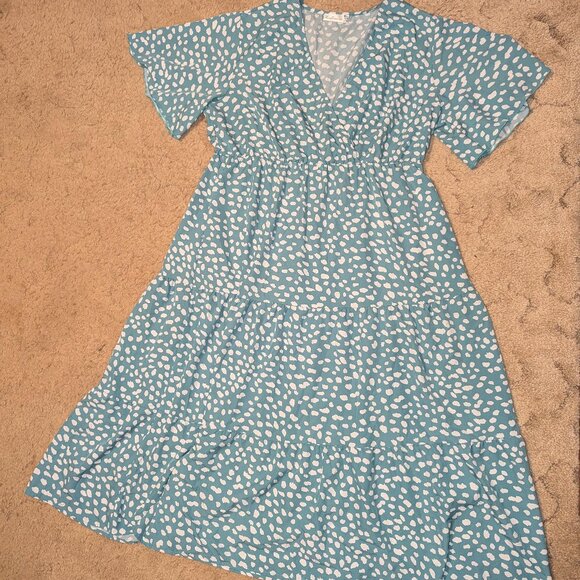 Very Lightweight Blue/Green Polkadot Dress - Picture 1 of 4